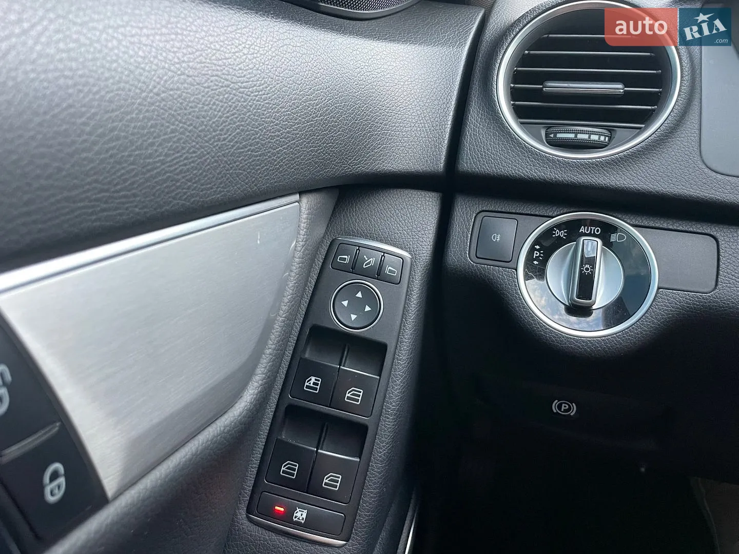 2013 Mercedes-Benz C-klasse - мініатюра 18