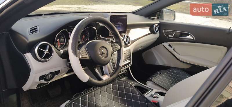 Седан Mercedes-Benz CLA-Class 2018 в Запорожье