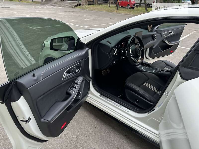 Седан Mercedes-Benz CLA-Class 2017 в Киеве