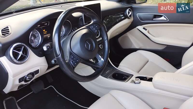 Седан Mercedes-Benz CLA-Class 2015 в Коростене