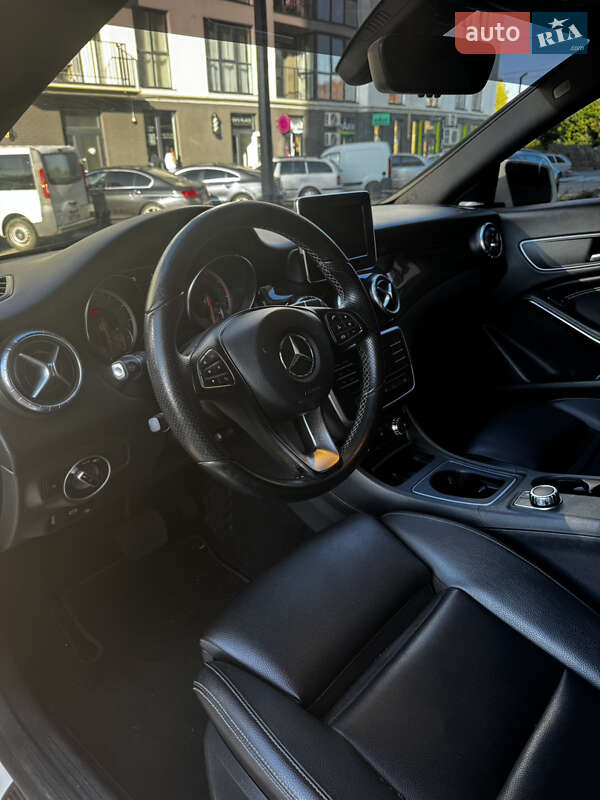 Седан Mercedes-Benz CLA-Class 2015 в Львові