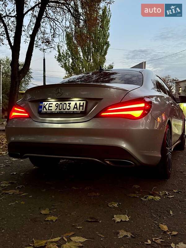 Седан Mercedes-Benz CLA-Class 2018 в Днепре