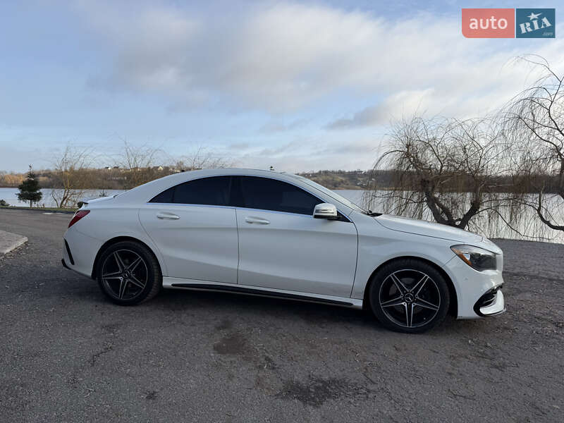 Седан Mercedes-Benz CLA-Class 2016 в Киеве
