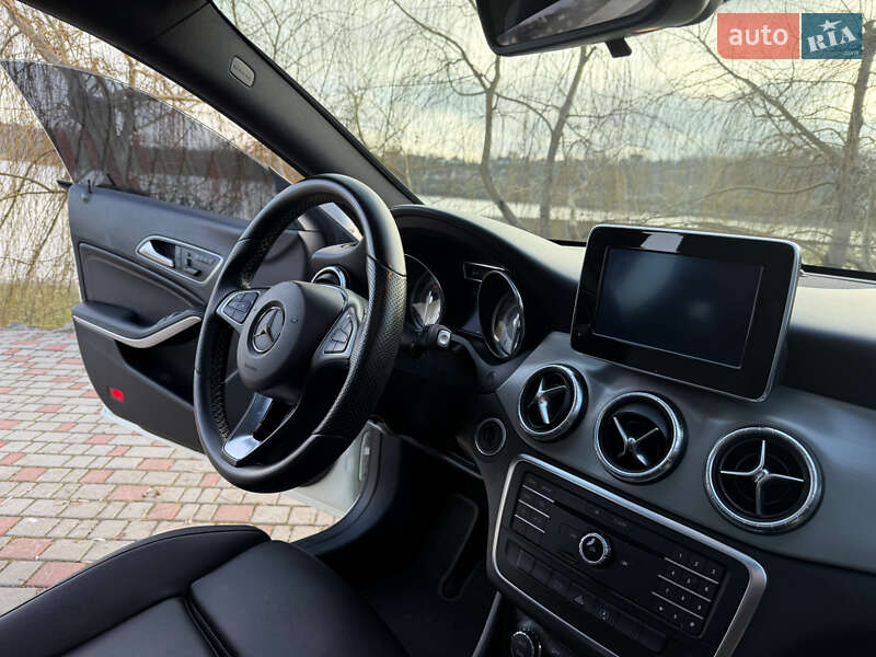 Седан Mercedes-Benz CLA-Class 2016 в Киеве