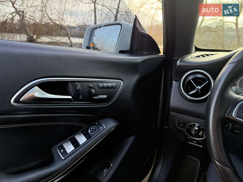 Седан Mercedes-Benz CLA-Class 2016 в Киеве