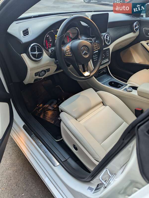 Седан Mercedes-Benz CLA-Class 2016 в Киеве