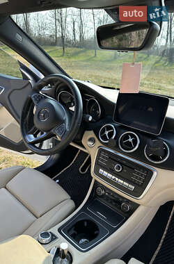 Седан Mercedes-Benz CLA-Class 2018 в 