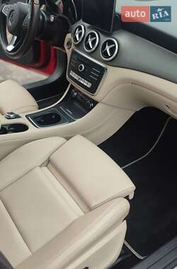 Седан Mercedes-Benz CLA-Class 2018 в 