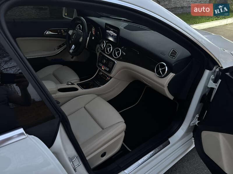 Седан Mercedes-Benz CLA-Class 2017 в Дніпрі
