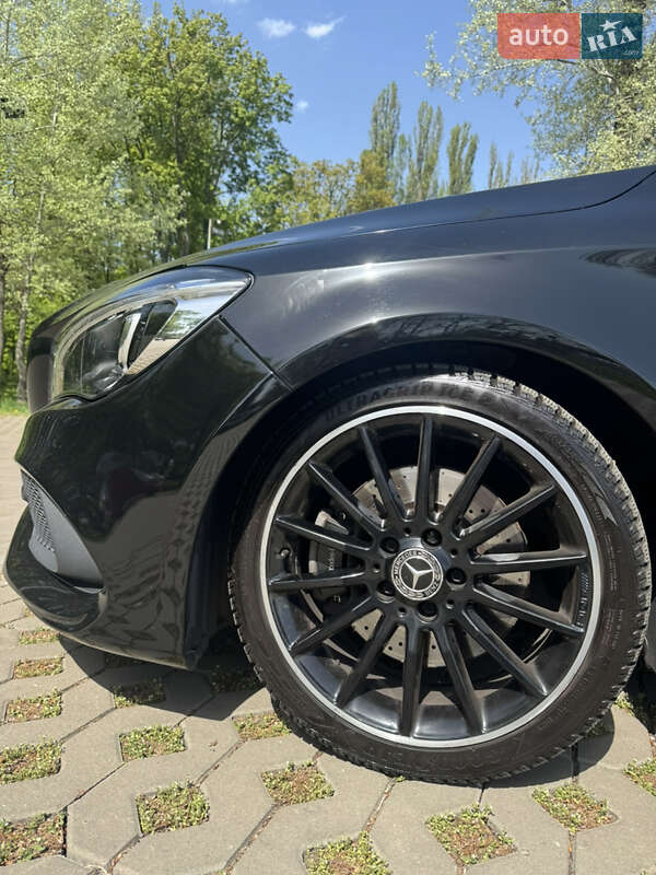 Седан Mercedes-Benz CLA-Class 2018 в Киеве