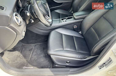 Седан Mercedes-Benz CLA-Class 2015 в 