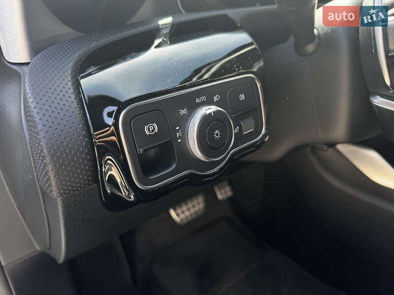 Седан Mercedes-Benz CLA-Class 2019 в Киеве