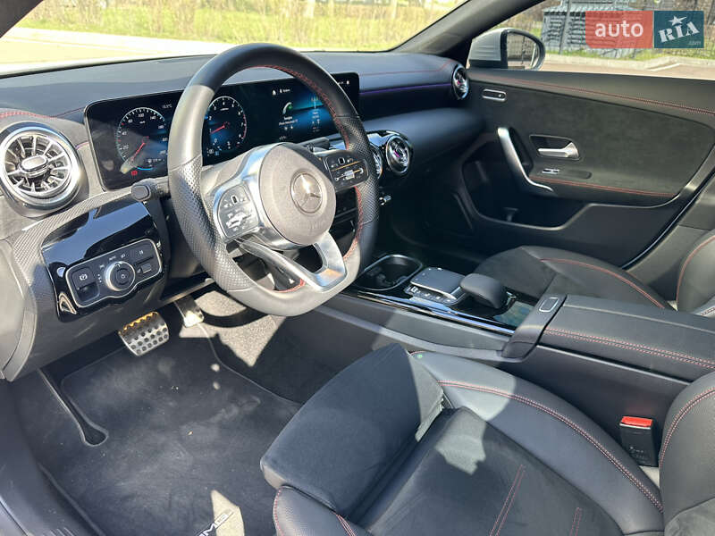 Седан Mercedes-Benz CLA-Class 2022 в Чернигове