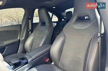 Седан Mercedes-Benz CLA-Class 2022 в 
