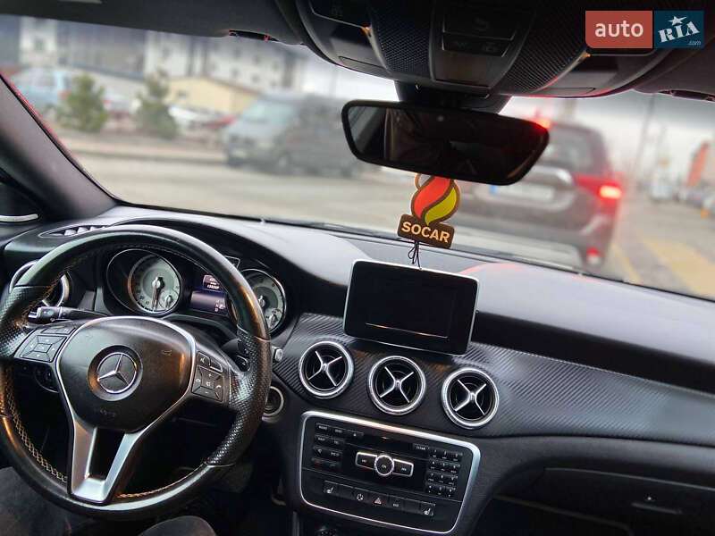 Седан Mercedes-Benz CLA-Class 2014 в Вишневом