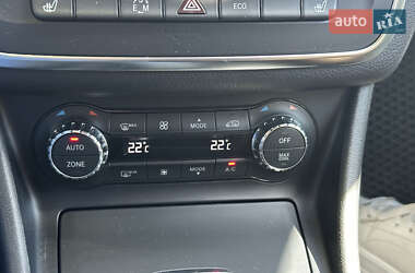 Седан Mercedes-Benz CLA-Class 2013 в 