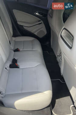 Седан Mercedes-Benz CLA-Class 2013 в 