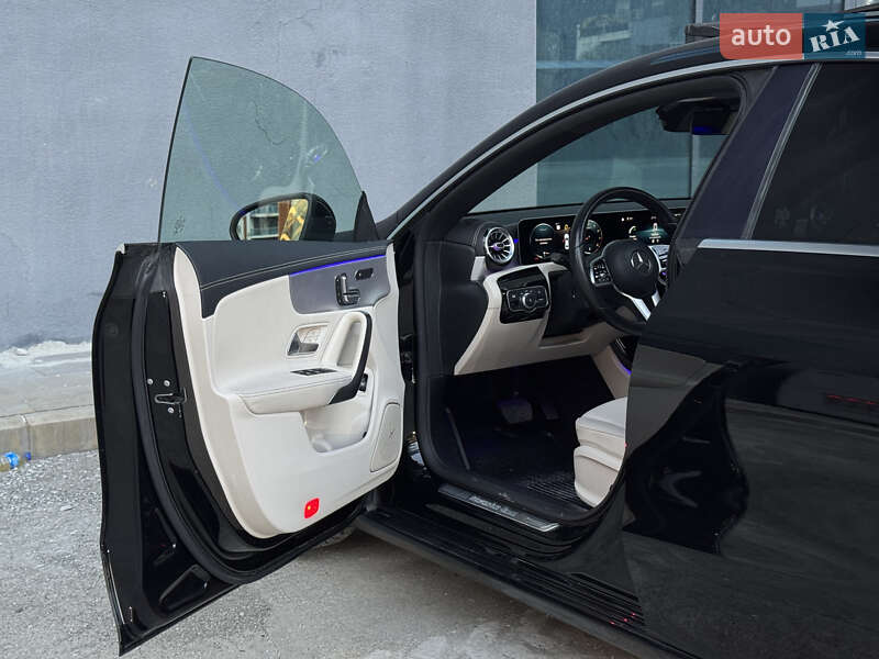 Седан Mercedes-Benz CLA-Class 2019 в Киеве