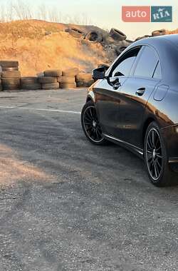 Mercedes-Benz CLA-Class 2014 Mercedes-Benz CLA-Class 2014