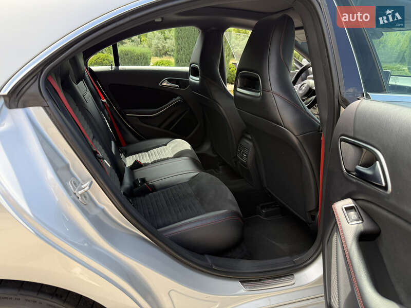 Седан Mercedes-Benz CLA-Class 2015 в Днепре