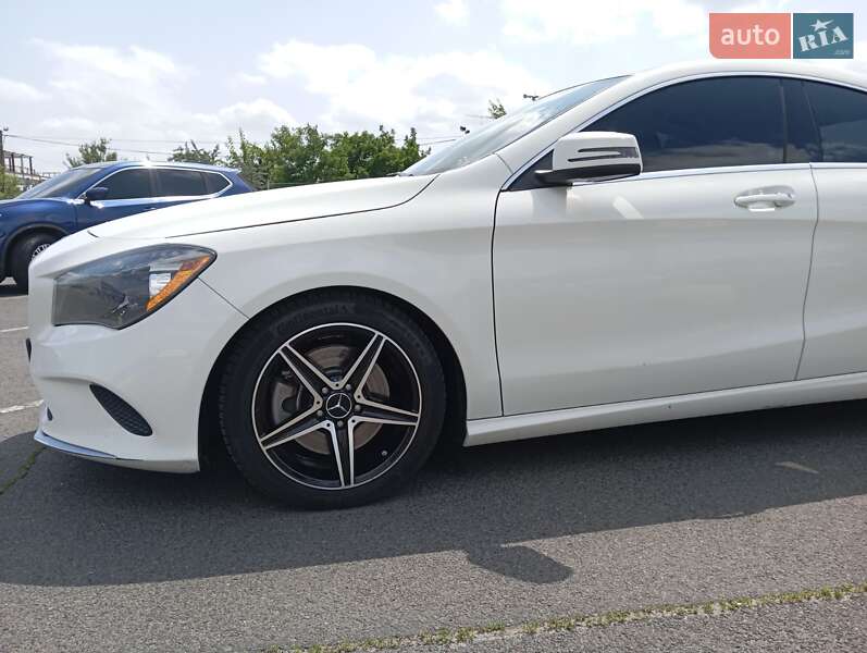 Седан Mercedes-Benz CLA-Class 2016 в Киеве