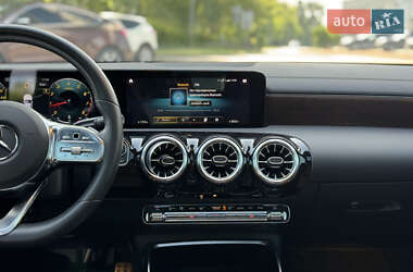 Седан Mercedes-Benz CLA-Class 2022 в 