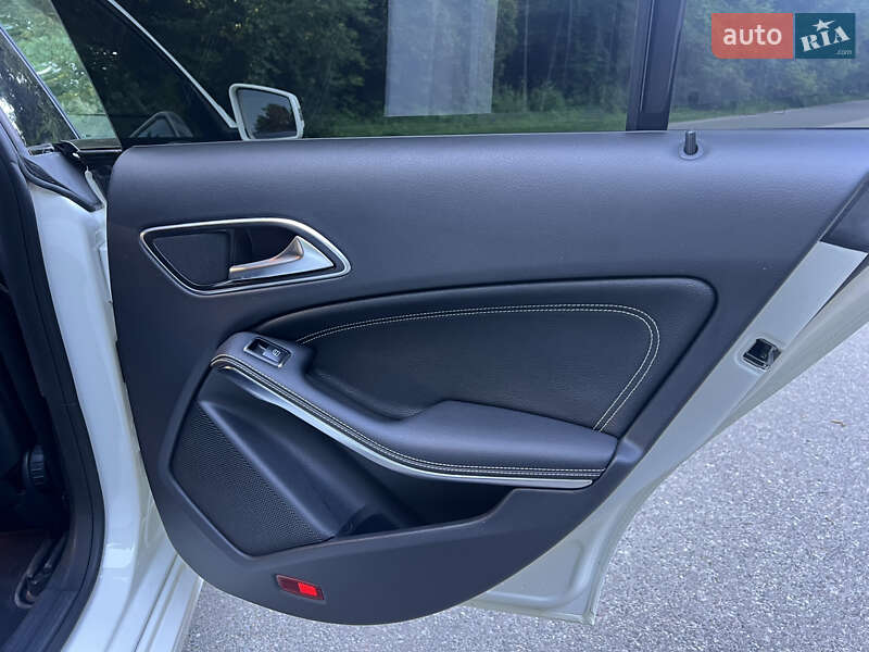Седан Mercedes-Benz CLA-Class 2013 в Киеве