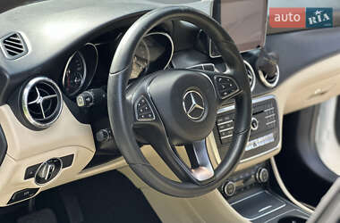 Седан Mercedes-Benz CLA-Class 2018 в 