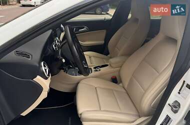 Седан Mercedes-Benz CLA-Class 2018 в 