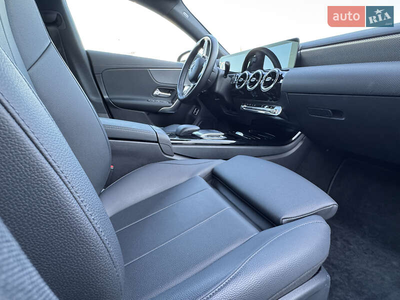 Универсал Mercedes-Benz CLA-Class 2020 в Киеве фото 43 Универсал Mercedes-Benz CLA-Class 2020 в Киеве