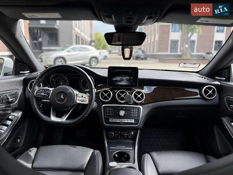 Седан Mercedes-Benz CLA-Class 2017 в Киеве