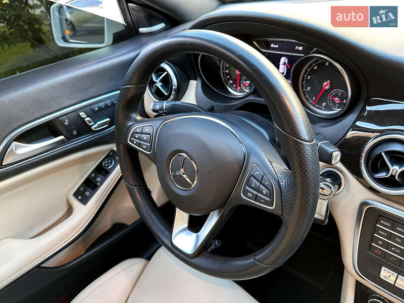 Седан Mercedes-Benz CLA-Class 2018 в Киеве