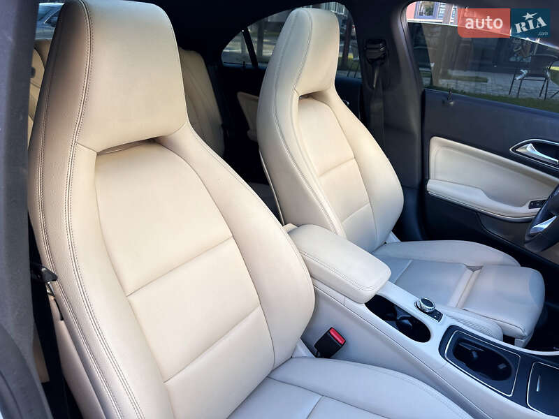 Седан Mercedes-Benz CLA-Class 2018 в Киеве