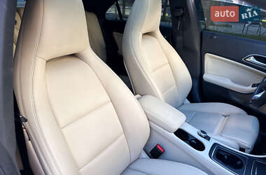 Седан Mercedes-Benz CLA-Class 2018 в 