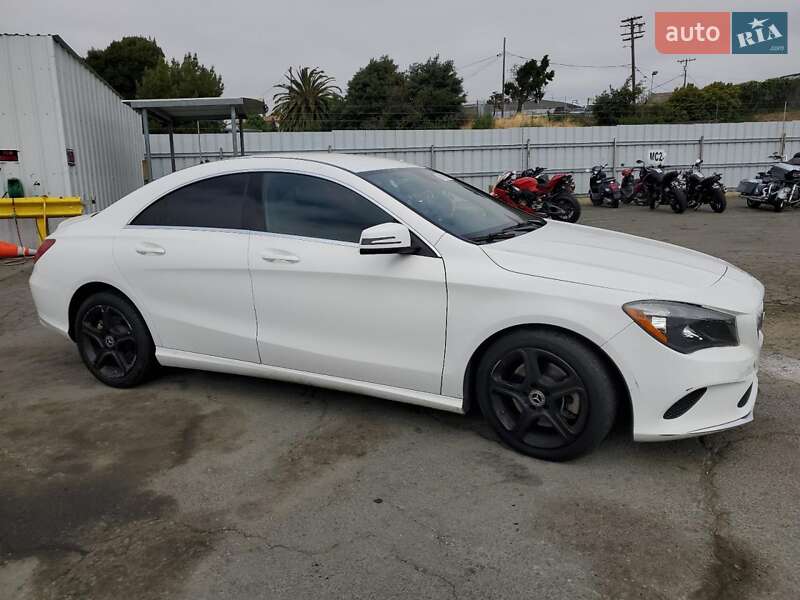 Седан Mercedes-Benz CLA-Class 2018 в Чернівцях