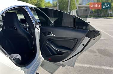 Седан Mercedes-Benz CLA-Class 2015 в 