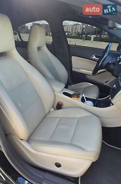 Седан Mercedes-Benz CLA-Class 2013 в 