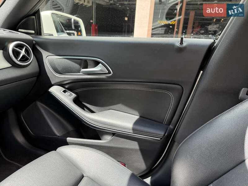 Седан Mercedes-Benz CLA-Class 2015 в Києві