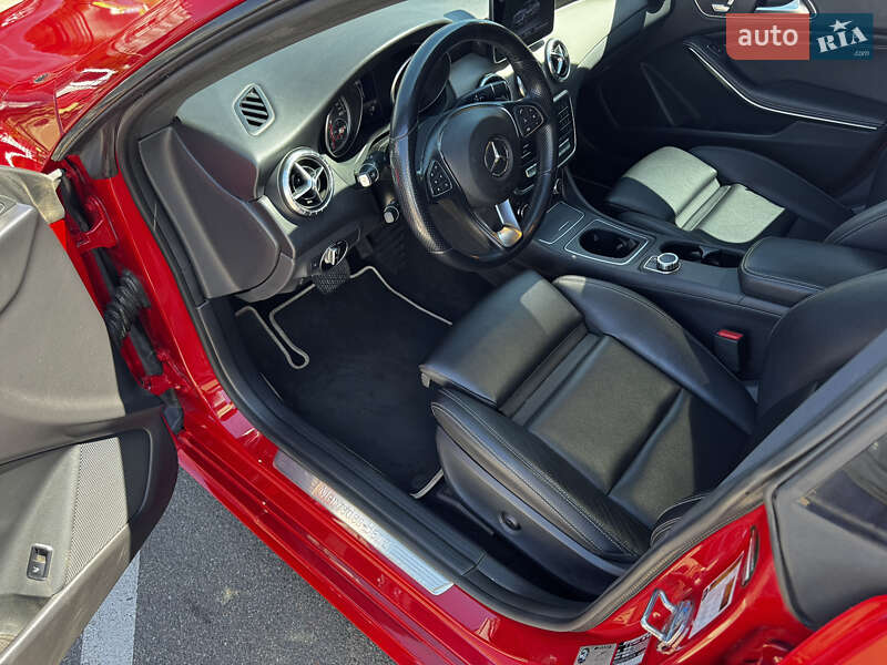 Седан Mercedes-Benz CLA-Class 2018 в Киеве