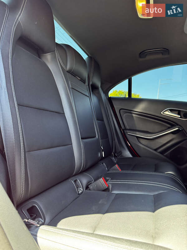 Седан Mercedes-Benz CLA-Class 2018 в Киеве