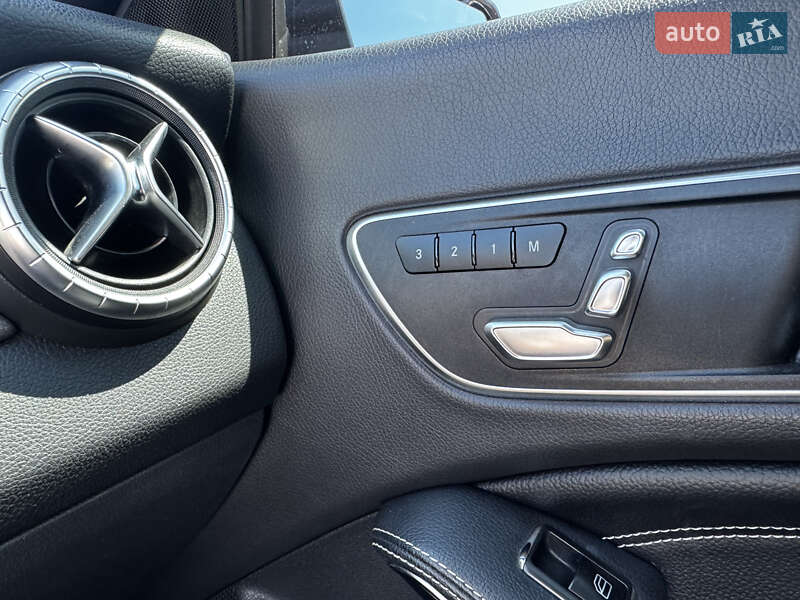 Седан Mercedes-Benz CLA-Class 2018 в Киеве