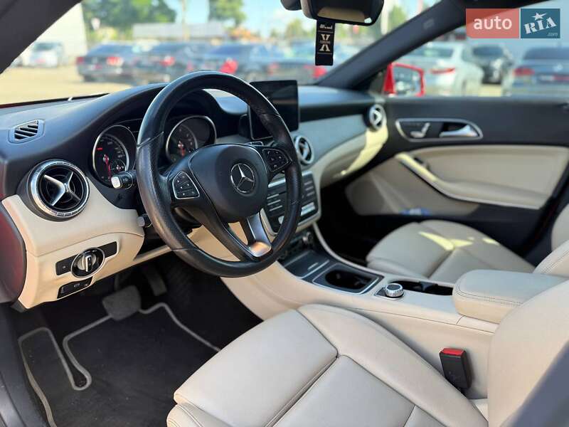 Седан Mercedes-Benz CLA-Class 2018 в Киеве