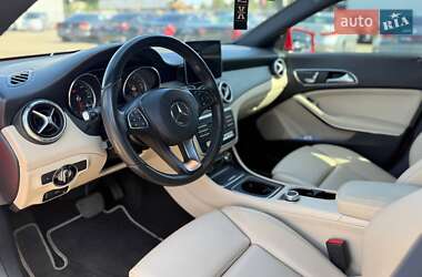 Седан Mercedes-Benz CLA-Class 2018 в 