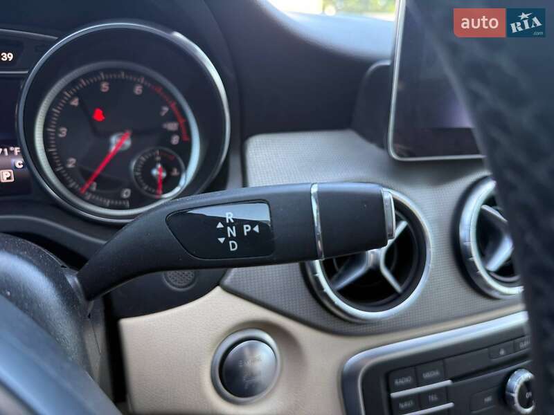 Седан Mercedes-Benz CLA-Class 2018 в Киеве