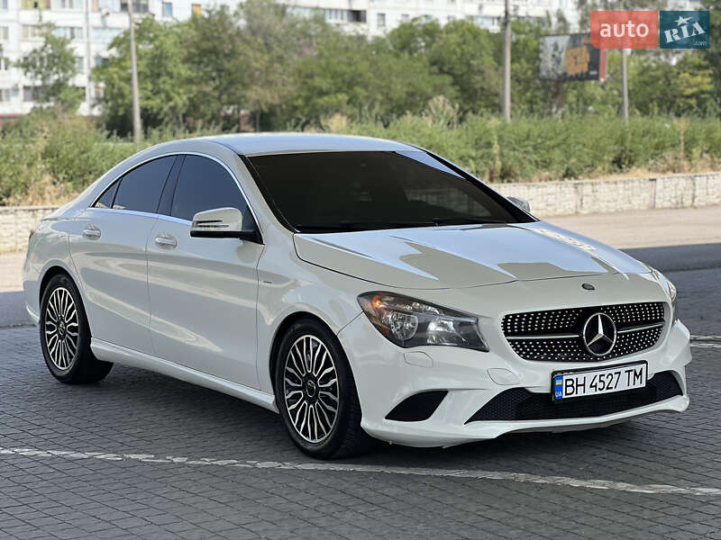 Седан Mercedes-Benz CLA-Class 2015 в Запорожье