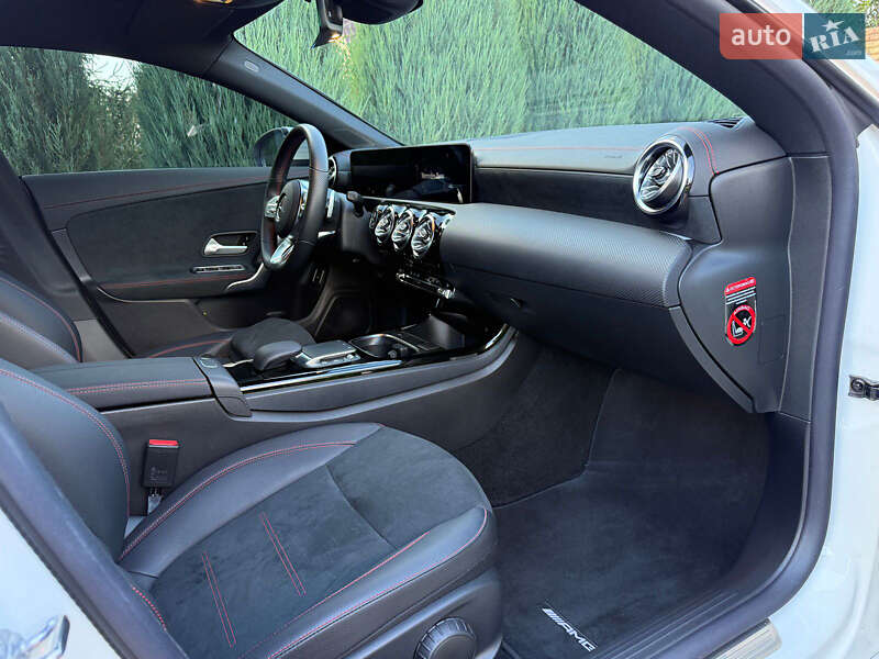 Седан Mercedes-Benz CLA-Class 2022 в Киеве