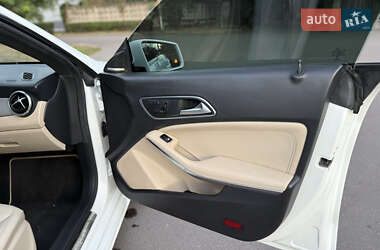 Седан Mercedes-Benz CLA-Class 2013 в 