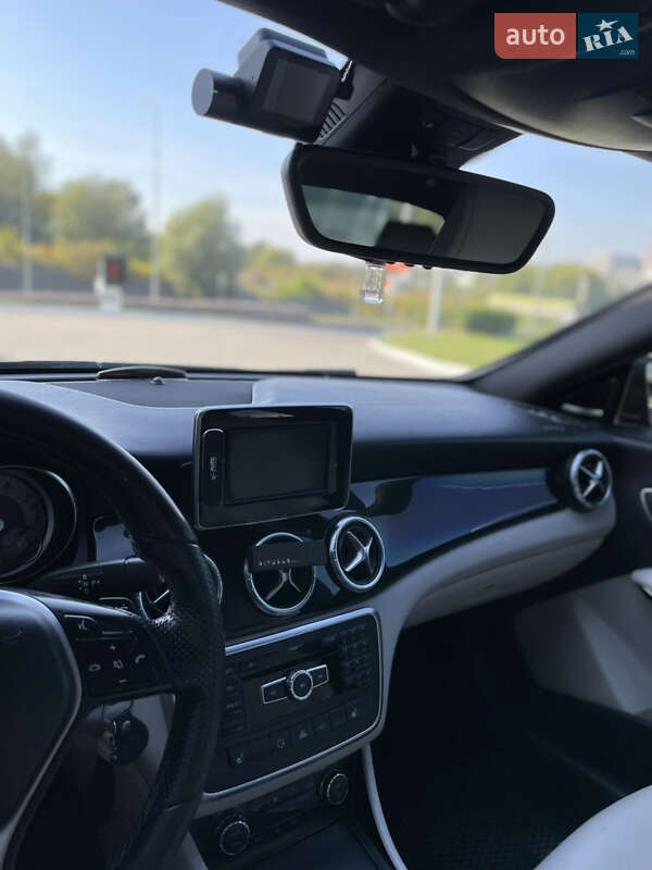 Седан Mercedes-Benz CLA-Class 2014 в Львове фото 10 Седан Mercedes-Benz CLA-Class 2014 в Львове