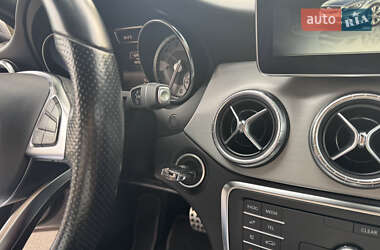 Седан Mercedes-Benz CLA-Class 2015 в 
