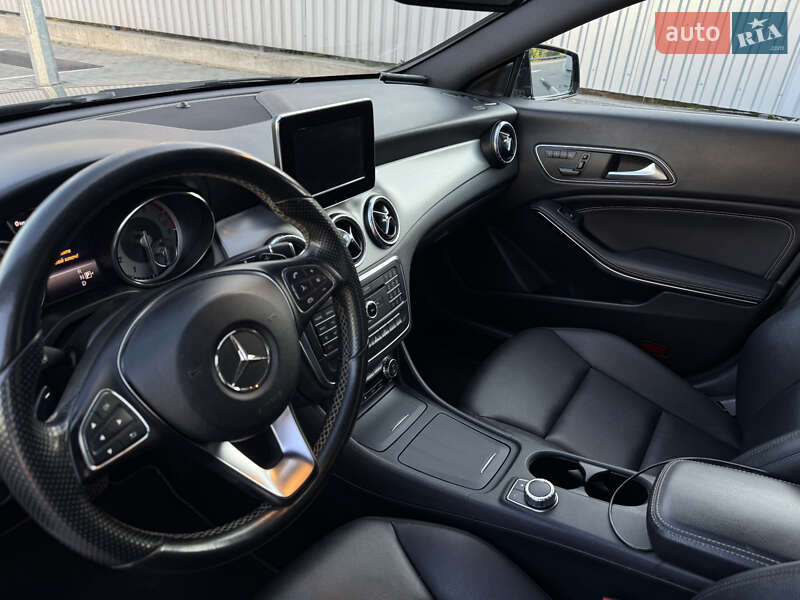 Седан Mercedes-Benz CLA-Class 2015 в Киеве